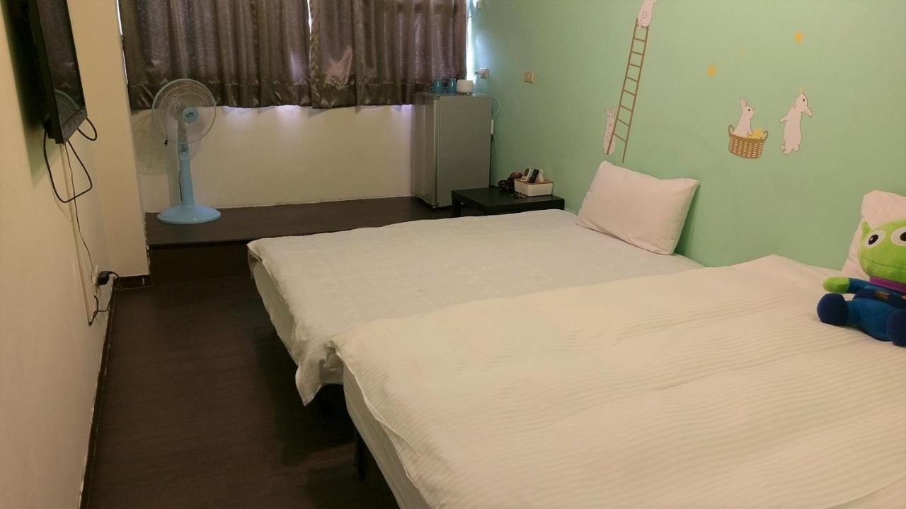 Happines Trip Inn Taichung Luaran gambar